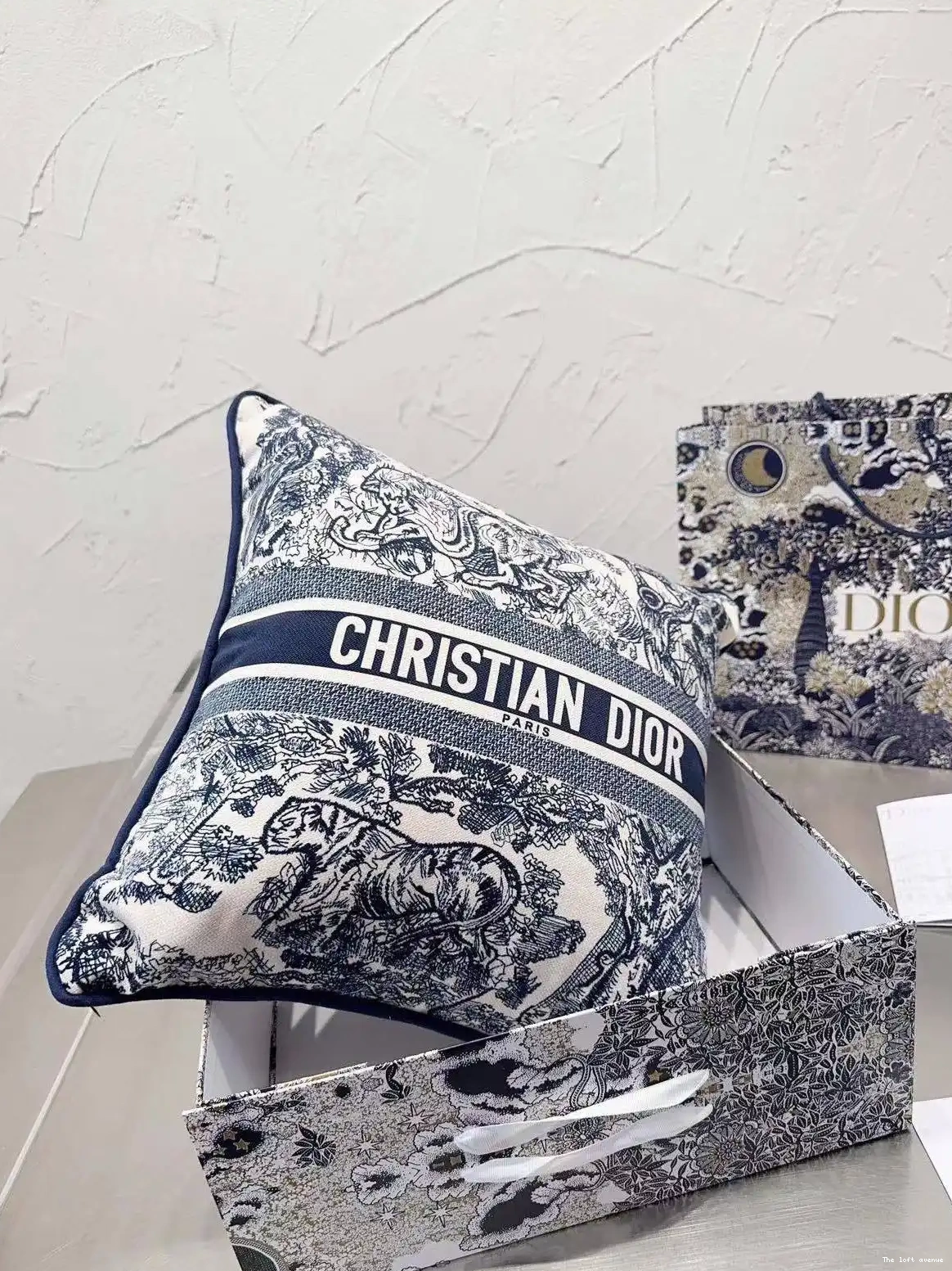 PILLOW THROW 3.0 CHRISTIAN 0517